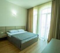 Zugdidi Hotel | სახლი ტერასით
