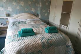 Worcester House | Lovely double Room in St Johns Worcester.