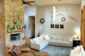 Leander House | Shepherd’s Retreat on 10 acres w/ a Private Pond