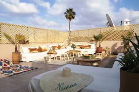 Medina Bed & Breakfast | Riad Naanaa - Chambre de luxe Louiza vue piscine