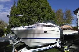 Tri-Cities Boat Rental | Beautiful Bayliner on the Columbia River