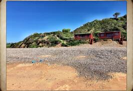 Branscombe Villa | 'Curlew' Beach chalet East Beach Branscombe, Devon
