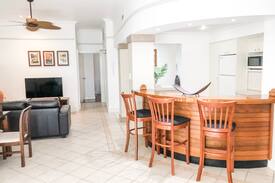 Clifton Beach Apartment | 1BR Luxury Suite - Villa 3, Villa Beach Palm Cove