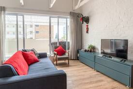 Sea Point Apartment | Sea Point Stunner!