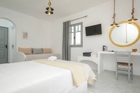 Plaka Apartment | Vive Mare Deluxe Triple Ground floor