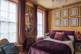 Camden Town Apartment | **CENTRAL** Comfy Artist's Home in Camden.