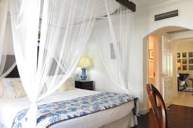 Cas En Bas Apartment | ★ Chez Kalabash ★ 2min Walk To Beach | Pool | Golf