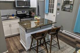 Northumberland Apartment | Norry's Nest - Cozy Chic 1 BR Apt - Blazing Wi-Fi