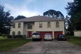 Palm Coast House | *4 BR*3.5 Bath*Hot Tub*Pool*Bkfst*NOT ENTIRE PLACE