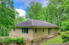 Sperryville House | Running Cedar Retreat