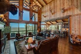 Blue Ridge Cabin | Serenity Cove- 7 BDR | 6 KINGs | Lake and Mnt. View | wheel chair accessible