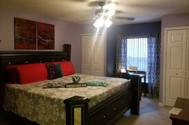 Palm Coast House | *4 BR*3.5 Bath*Hot Tub*Pool*Bkfst*NOT ENTIRE PLACE