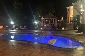 Halifax County House | Hammond's Plains executive lake front suite