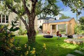 Skoyen House | Charming architect designed garden cottage in Oslo