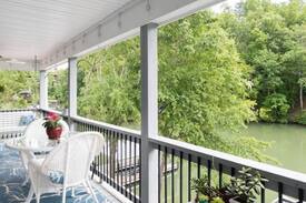 Seneca House | Loran Pointe Cir