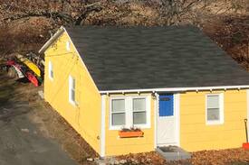 Pine Point Cabin | Sunrise Cottage, Pine Point - 2 min bed to beach!