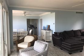 Niagara County House | Lazy Lake Daze - Waterfront Property