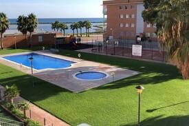 Cubelles Apartment | Beachfront apartment with swimming pool and aircon