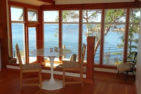 Lund House | The Point - private oceanfront cabin