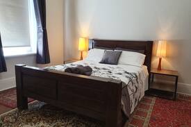 Gawler South House | Grace of Gawler - WiFi Netflix & train @ your door