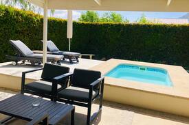 Franschhoek House | Franschhoek cottage views and pool