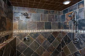 Massanutten Cabin | Gigi's Mountain Log Cabin with New luxury hot tub