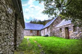 Caragh Cabin | Sheep farm stunning views over lake and mountains