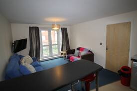 Butetown Apartment | Cosy Flat Walk to Cardiff Centre