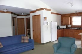 Carlyle Lake Cabin | Cottages at Mariner's Resort at Carlyle Lake,62231