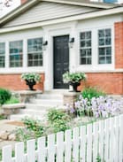 Kingsville House | Manor on Main Wine County Manor in Downtown Vibe
