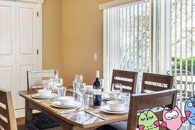 Windsor Apartment | Eat, Drink, Pool - Choose the Order -2 Bdrm-Slps 6