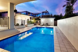 Wamberal House | CASA DEL MAR - POOL, 100m to Beach, 6 Bedrooms