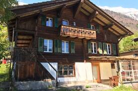 Oberried am Brienzersee Villa | Cosy Chalet with stunning view