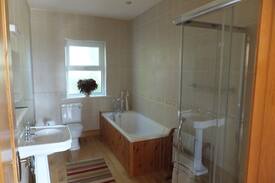 Ballycastle Bed & Breakfast | Cois Farraige Rathlacken B&B (Group of 6 people)