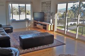 Binalong Bay House | BIRDSONG @ Binalong Bay. Tranquility at the Bay
