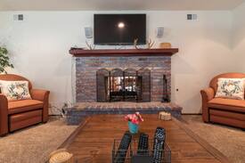 Sunland-Tujunga House | KEUSH RANCH - 3BR2.5BA Sleeps 10+ COME VISIT US!