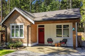 Comox Cabin | Blackbird Cottage Comox