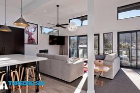 Lake Crackenback Villa | Monument Chalet in Crakenback Resort