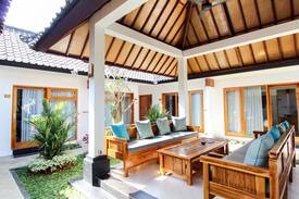 Medahan Resort | Villa Casablanca surf Keramas