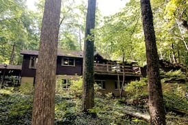 Bellville Cabin | Doc's Cabin on the River! Hot tub & game room.