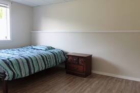 Powell River House | Clean & Quiet Suite-Central Location