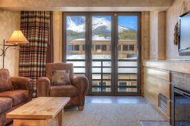 Big Sky Apartment | Big Sky Shoshone 4th Floor condo - Yellowstone