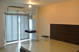 Bang Sao Thong Apartment | J-Canal Abac Bangna (เจ-คาแนล)