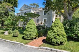 Bellport Hotel | Bellport Village Temperance Hall: Old Inlet Suite
