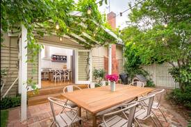 Shepparton House | Birch Cottage - long term booking available
