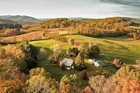 Woodville House | Walnut Run Farm - Private & Quiet - Sperryville