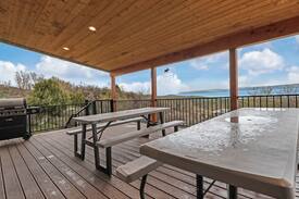 Garden City House | Expansive cabin w/ deck, lake/mountain views & Ping-Pong table!