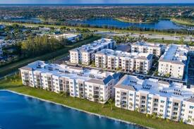 Golden Lakes Apartment | One more day in Paradise ;)