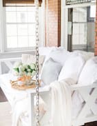 Kingsville House | Manor on Main Wine County Manor in Downtown Vibe