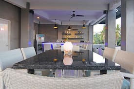 Dauis Apartment | Villa Simoy - Deluxe Suite